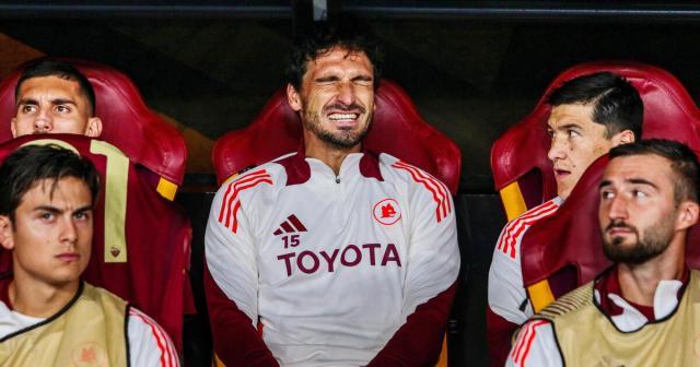 开云体育App-加盟罗马50天，胡梅尔斯依然在等待首秀